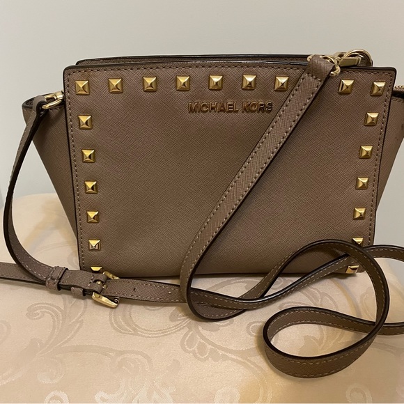 MICHAEL Michael Kors Selma small studded saffiano cross body bag - Picture 5 of 13